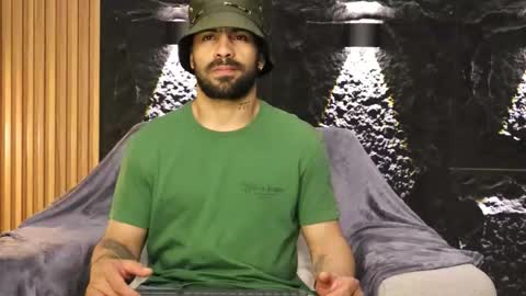 Snapshot of leo_diaz01 chatting on 15, 2, 2026 Leo Diaz online show from 15, 2, 2026