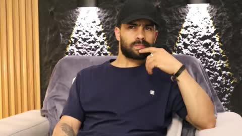 Snapshot of leo_diaz01 chatting on 23, 2, 2026 Leo Diaz online show from 23, 2, 2026