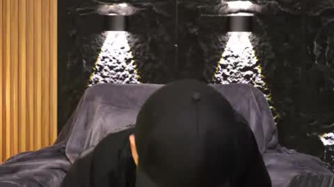 Snapshot of leo_diaz01 chatting on 27, 2, 2026 Leo Diaz online show from 27, 2, 2026