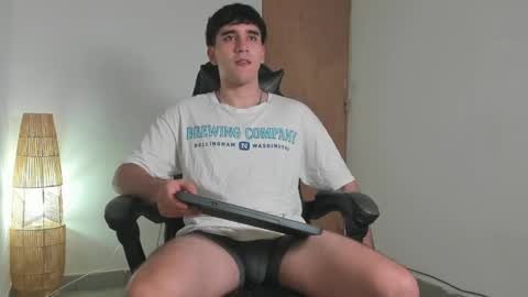 Snapshot of leo_jones389 chatting on 4, 6, 2026 Leo Jones online show from 4, 6, 2026