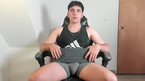 Snapshot of leo_jones389 chatting on 12, 7, 2026 Leo Jones online show from 12, 7, 2026