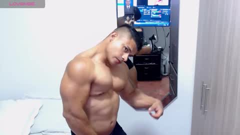 Snapshot of leo_muscleboy chatting on 22, 10, 2025 Leo online show from 22, 10, 2025