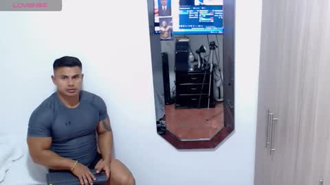 Snapshot of leo_muscleboy chatting on 24, 10, 2025 Leo online show from 24, 10, 2025