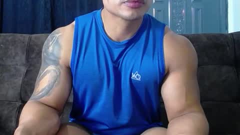 Snapshot of leo_muscleboy chatting on 19, 12, 2025 Leo online show from 19, 12, 2025