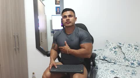 Snapshot of leo_muscleboy chatting on 2, 2, 2026 Leo online show from 2, 2, 2026