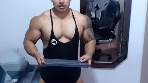 Snapshot of leo_muscleboy chatting on 24, 2, 2026 Leo online show from 24, 2, 2026