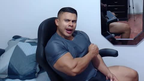 Snapshot of leo_muscleboy chatting on 25, 3, 2026 Leo online show from 25, 3, 2026