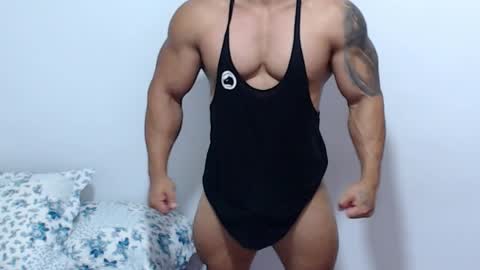Snapshot of leo_muscleboy chatting on 12, 5, 2026 Leo online show from 12, 5, 2026