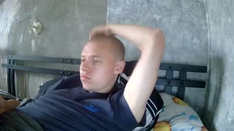 Snapshot of leo_timm chatting on 4, 8, 2026 leo_timm online show from 4, 8, 2026