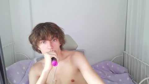 Snapshot of leon_heart666 chatting on 8, 6, 2026 Leon online show from 8, 6, 2026