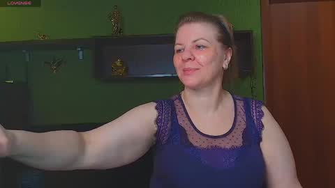 Snapshot of leona_tracie chatting on 29, 3, 2026 Leona tracie online show from 29, 3, 2026