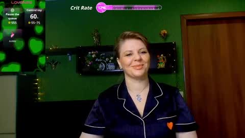 Snapshot of leona_tracie chatting on 3, 4, 2026 Leona tracie online show from 3, 4, 2026