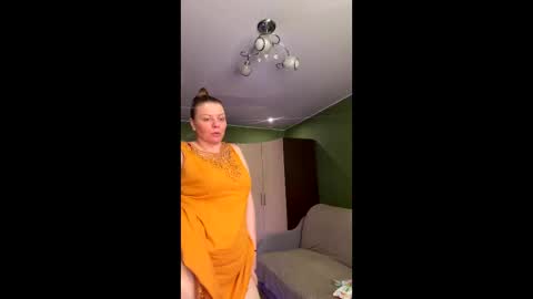 Snapshot of leona_tracie chatting on 7, 6, 2026 Leona tracie online show from 7, 6, 2026