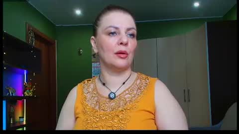 Snapshot of leona_tracie chatting on 1, 7, 2026 Leona tracie online show from 1, 7, 2026