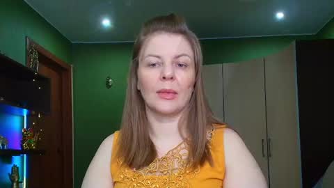 Snapshot of leona_tracie chatting on 8, 7, 2026 Leona tracie online show from 8, 7, 2026
