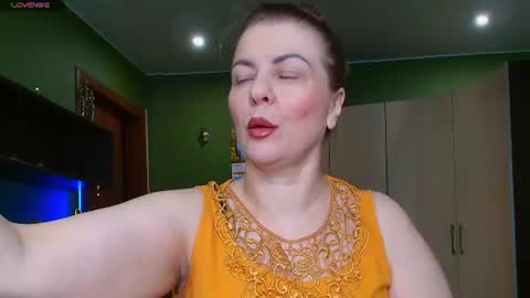 Snapshot of leona_tracie chatting on 10, 7, 2026 Leona tracie online show from 10, 7, 2026