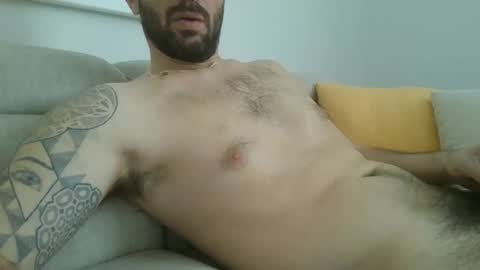 Snapshot of leoneleo chatting on 15, 4, 2026 leoneleo online show from 15, 4, 2026
