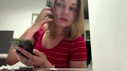 Snapshot of leonidadesantiago chatting on 1, 6, 2026 Reily online show from 1, 6, 2026
