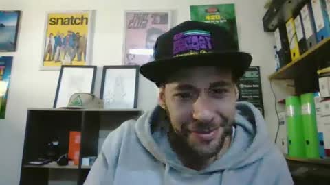 leonidascum online show from 17, 2, 2026