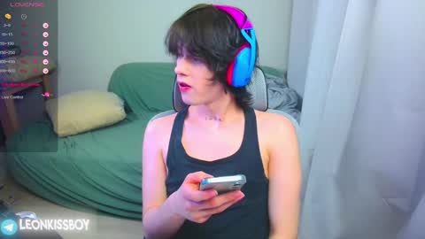 leonkissboy online show from 4, 4, 2026