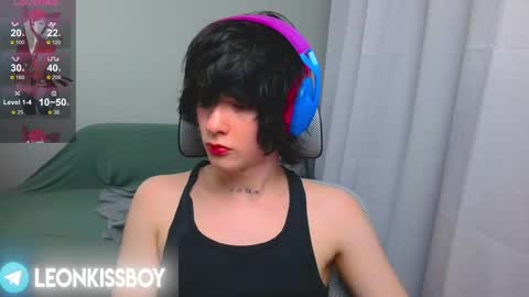 Snapshot of leonkissboy chatting on 18, 4, 2026 leonkissboy online show from 18, 4, 2026