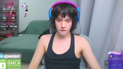 Snapshot of leonkissboy chatting on 22, 4, 2026 leonkissboy online show from 22, 4, 2026
