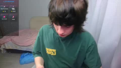 Snapshot of leonkissboy chatting on 10, 5, 2026 leonkissboy online show from 10, 5, 2026