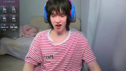 Snapshot of leonkissboy chatting on 12, 5, 2026 leonkissboy online show from 12, 5, 2026