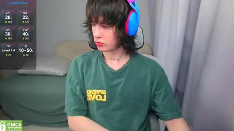 Snapshot of leonkissboy chatting on 18, 5, 2026 leonkissboy online show from 18, 5, 2026