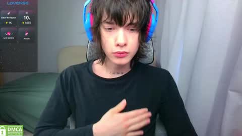 Snapshot of leonkissboy chatting on 25, 5, 2026 leonkissboy online show from 25, 5, 2026