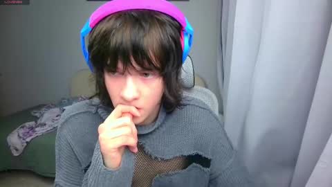 Snapshot of leonkissboy chatting on 31, 5, 2026 leonkissboy online show from 31, 5, 2026