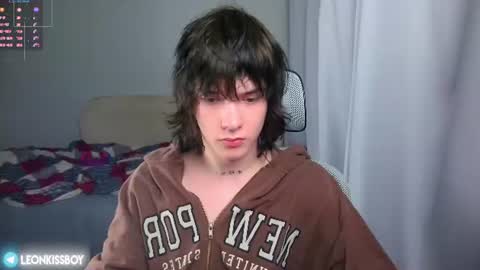 Snapshot of leonkissboy chatting on 10, 6, 2026 leonkissboy online show from 10, 6, 2026