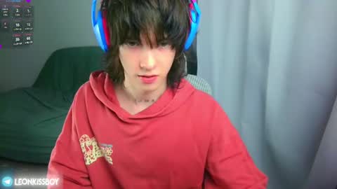 Snapshot of leonkissboy chatting on 25, 6, 2026 leonkissboy online show from 25, 6, 2026