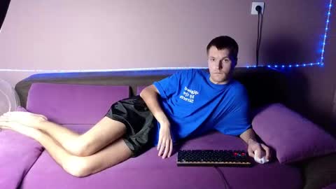 Snapshot of leonnextdoor chatting on 11, 1, 2025 Leon online show from 11, 1, 2025