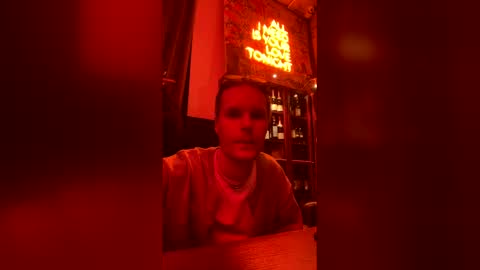 Snapshot of leonnextdoor chatting on 5, 1, 2026 Leon online show from 5, 1, 2026