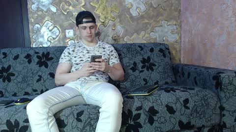 Snapshot of leoroman chatting on 25, 12, 2024 leoroman online show from 25, 12, 2024