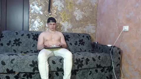 Snapshot of leoroman chatting on 16, 2, 2025 leoroman online show from 16, 2, 2025