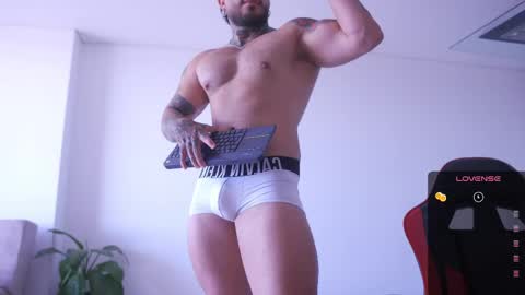 Snapshot of leosalvatore_ chatting on 16, 5, 2026 Leo Salvatore online show from 16, 5, 2026