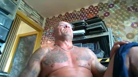 Snapshot of lesek0352 chatting on 28, 6, 2026 lesek0352 online show from 28, 6, 2026