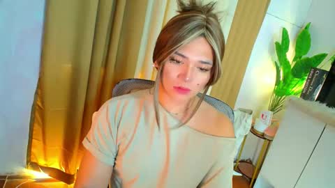 Snapshot of lesleyanderson chatting on 31, 5, 2026 Pat online show from 31, 5, 2026