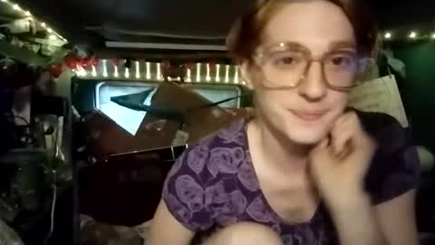 Snapshot of lesleygumgrass chatting on 20, 5, 2026 LesleyGumGrass- The Boring Trans girl online show from 20, 5, 2026
