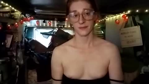 Snapshot of lesleygumgrass chatting on 27, 5, 2026 LesleyGumGrass- The Boring Trans girl online show from 27, 5, 2026