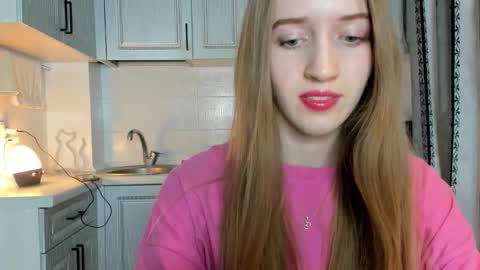 Snapshot of leslie_my_lovee chatting on 7, 10, 2025 LESLIE online show from 7, 10, 2025