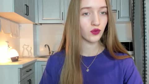 Snapshot of leslie_my_lovee chatting on 8, 10, 2025 LESLIE online show from 8, 10, 2025