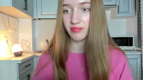 Snapshot of leslie_my_lovee chatting on 13, 10, 2025 LESLIE online show from 13, 10, 2025