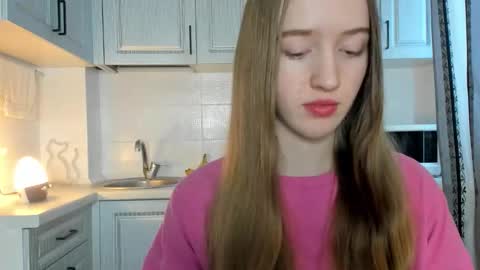  LESLIE   online show from 30, 11, 2025