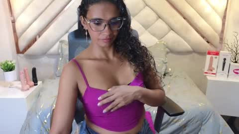 Lesly  online show from 23, 1, 2025