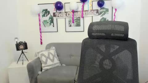 Lesly  online show from 11, 2, 2025