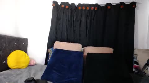 Snapshot of lessliee chatting on 10, 1, 2025 lessliee online show from 10, 1, 2025