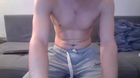 Snapshot of lestaro chatting on 25, 2, 2025 neoglo online show from 25, 2, 2025